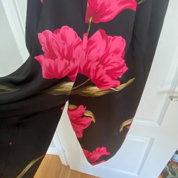 BLACK JUMPER WITH FLORAL DESIGN - Picture 3 of 3